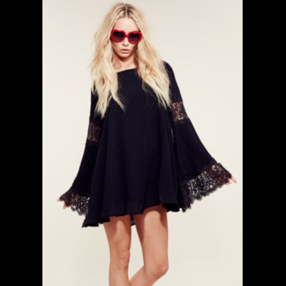 For Love And Lemons Dresses & Skirts - For Love & Lemons Ribbed Festival Dress In Black